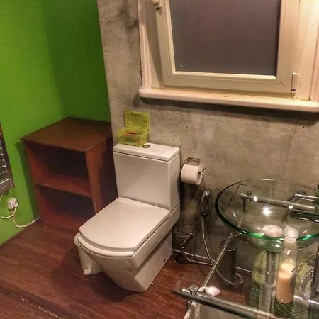 Top Floor In Center Of