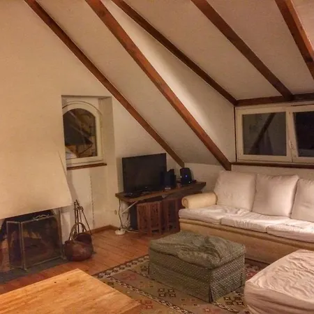 Apartment Top Floor In Center Of